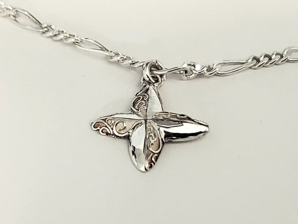 画像3: クロスチャームのシルバーブレスレット【送料無料】唐草で装飾したデザインクロスをブレスレットに取り付けました (3)